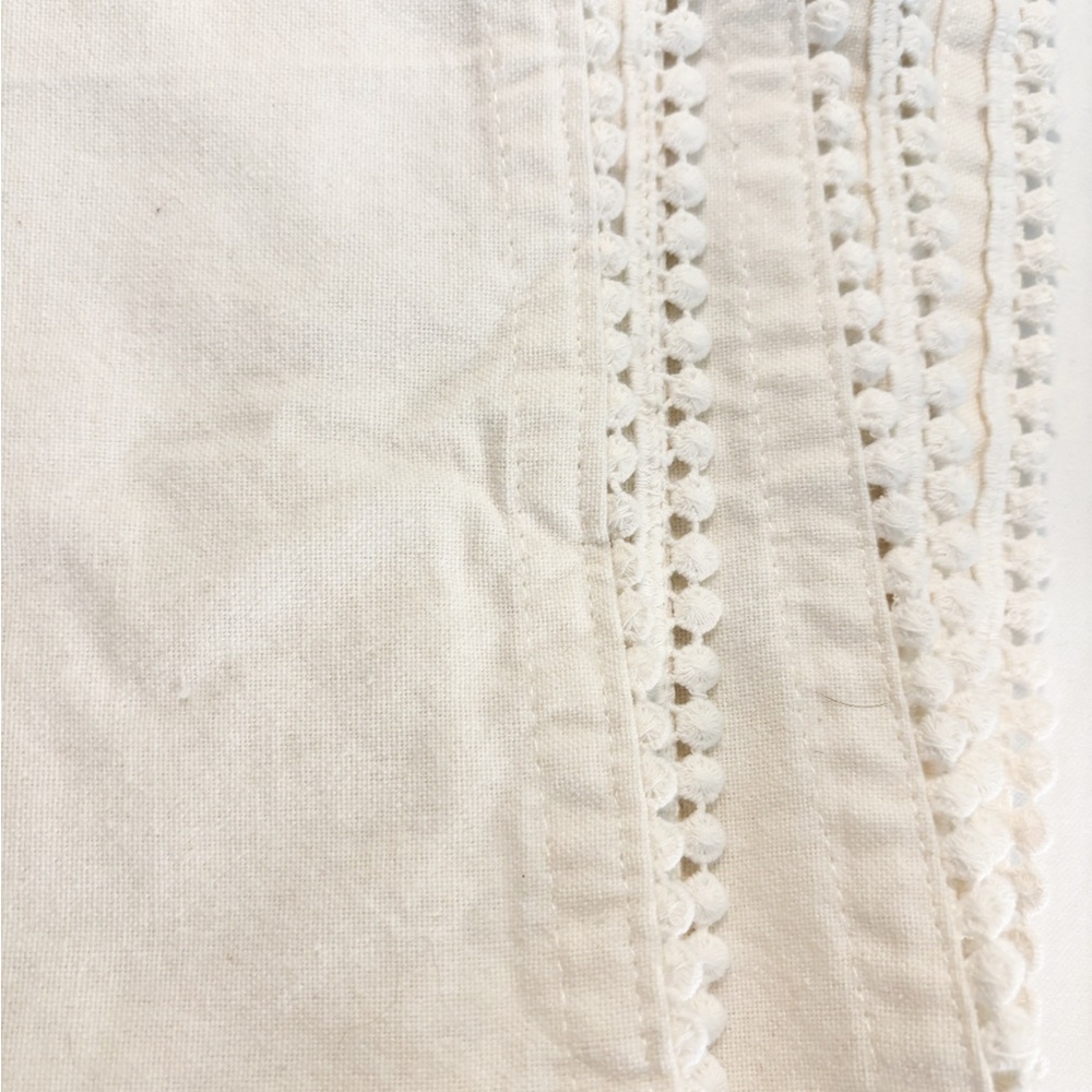 White Lace Trimmed Fabric Napkins. 18” x 18”. Off white. - Picture 3 of 5